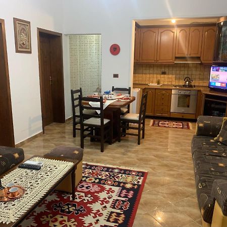 Vila Demaj! Free Parking Berat Bagian luar foto