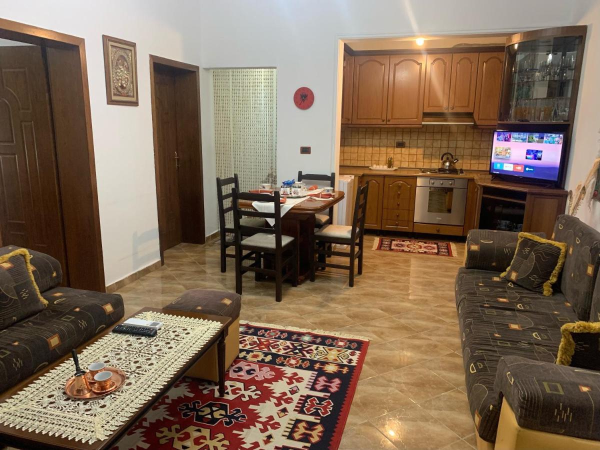 Vila Demaj! Free Parking Berat Bagian luar foto